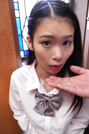 Ako Nishino sucks her teacher on her knees