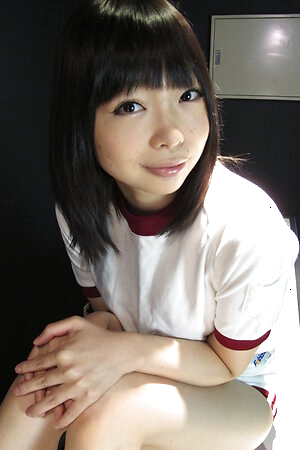 Sexy Seiko Ida shows her big tits